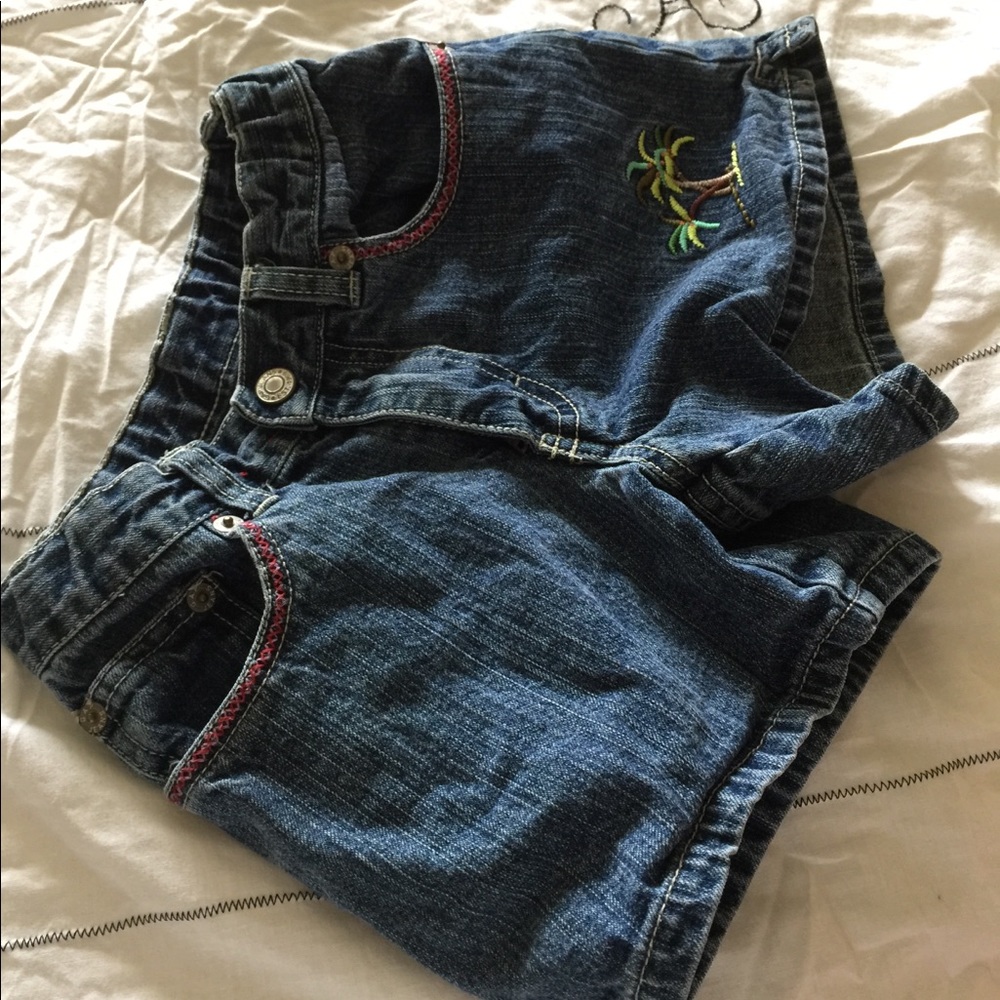 Cute Jean shorts .